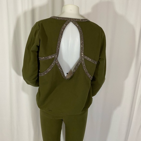 Beaded open back sweatshirt - Picture 3 of 3